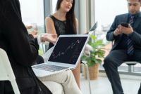 Strategic Capital & Income Company recenzie: strategické partnerstvo so spoľahlivým brokerom