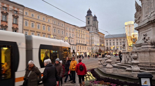 Linecká pouť po adventních trzích pěšky i tramvají