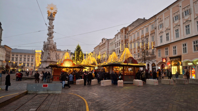 Linecká pouť po adventních trzích pěšky i tramvají