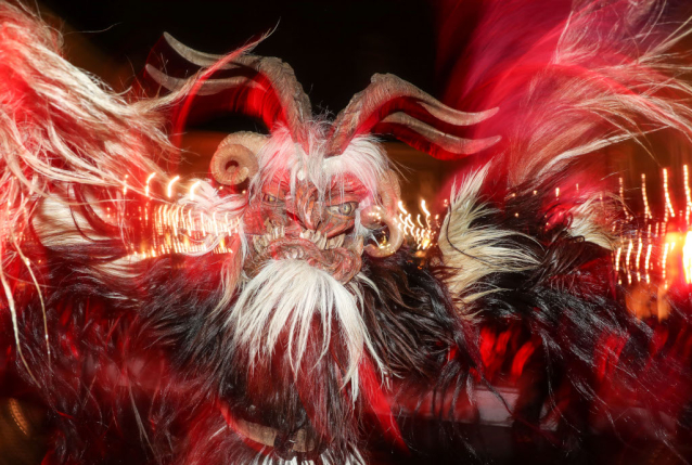 Perchty, krampusové a mikuláši