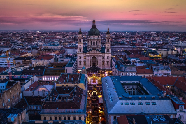 Na nejkrásnější vánoční trhy do Budapešti