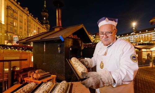 December for foodies: cookies, stollen cake and roast goose December for foodies: cookies, stollen cake and roast goose