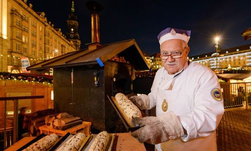 December for foodies: cookies, stollen cake and roast goose