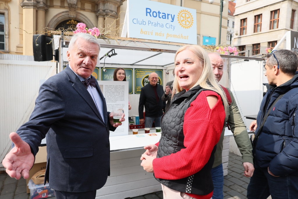 Bohuslav Svoboda na velikonočním trhu.