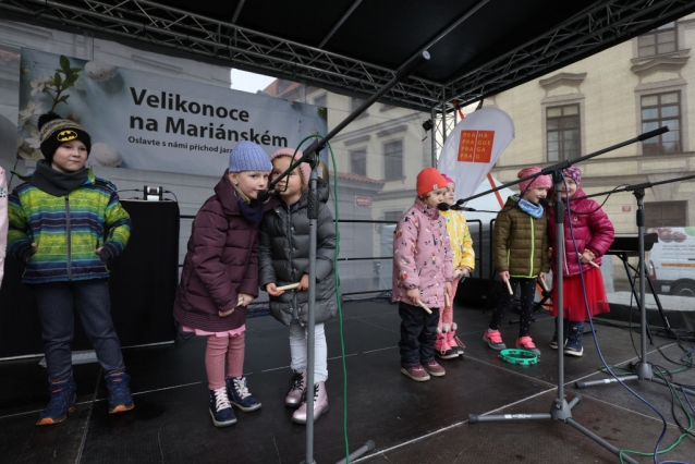 Praha otevřela velikonoční trh na Mariánském náměstí