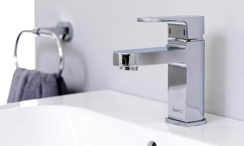 Kape vodovodní kohoutek? Vyměňte vodovodní baterii sami nebo pozvěte instalatéra Kape vodovodní kohoutek? Vyměňte vodovodní baterii sami nebo pozvěte instalatéra