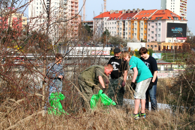 Úklid odpadků na Kačerově proběhne tuto sobotu