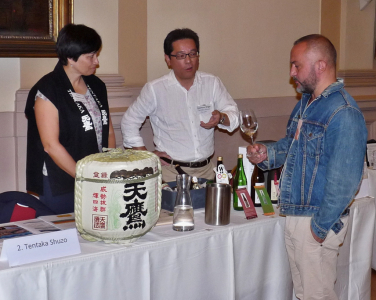 Sake karavan dorazil do Prahy