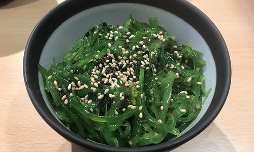 Salát Wakame: kulinářský trend z Japonska Salát Wakame: kulinářský trend z Japonska