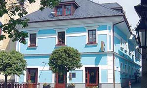 Malé děti tvoří skulinu na trhu Malé děti tvoří skulinu na trhu