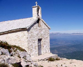 Turista se zřítil do rokle