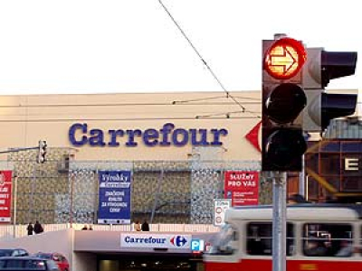 Na Carrefour doplatí lidé