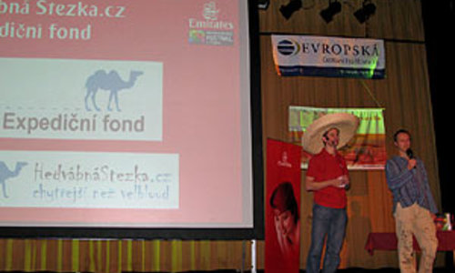 Cestovatelé dostali peníze Cestovatelé dostali peníze