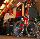 Na kole v metru. Samozřejmě skládacím!