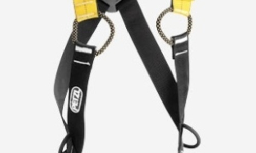 Horolezecký úvazek Petzl Newton je špatně ušitý Horolezecký úvazek Petzl Newton je špatně ušitý