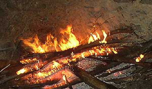 U Jetřichovic stále hoří