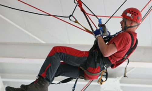 Závody v průmyslovém lezení Závody v průmyslovém lezení