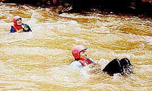 Rafting je nebezpečná zábava Rafting je nebezpečná zábava