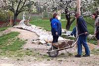 Rodiče postavili hřiště  Rodiče postavili hřiště