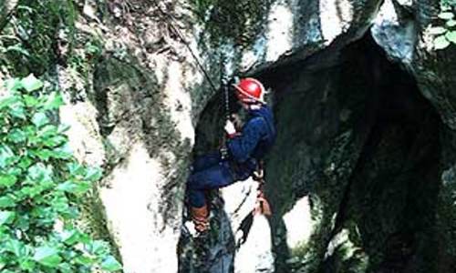 Průzkum maďarského podzemí Průzkum maďarského podzemí