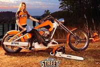 Motorka propaguje pilu Motorka propaguje pilu