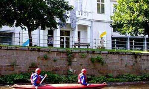 Cizince zajímají Vary a Praha Cizince zajímají Vary a Praha