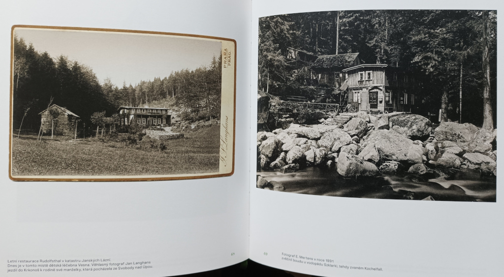 Jan Langhans: Rudolfsthal (dnes Vesna) v Janských Lázních (vlevo). E. Mertens: bouda u Kochelfall (dnes vodopád Szklarki).