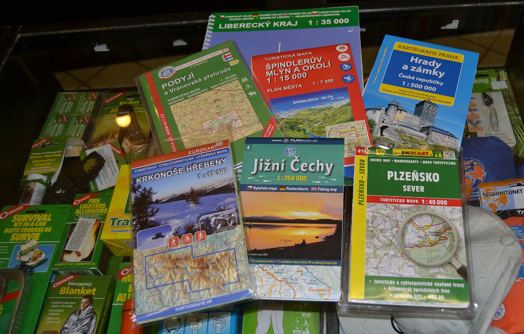 Turistické mapy na českém knižním trhu 2013.