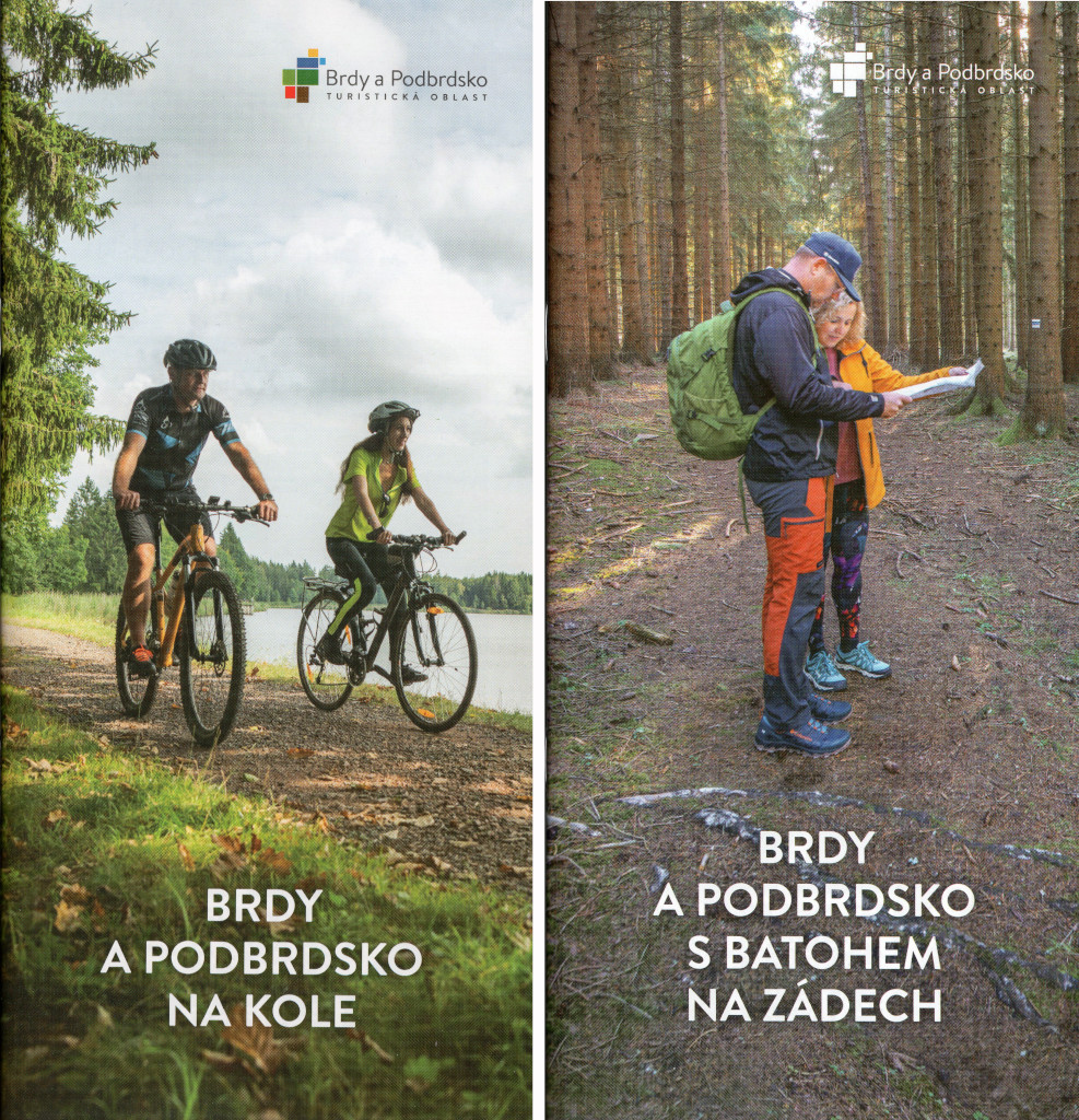 Brdy a Podbrdsko s batohem na zádech a na kole.