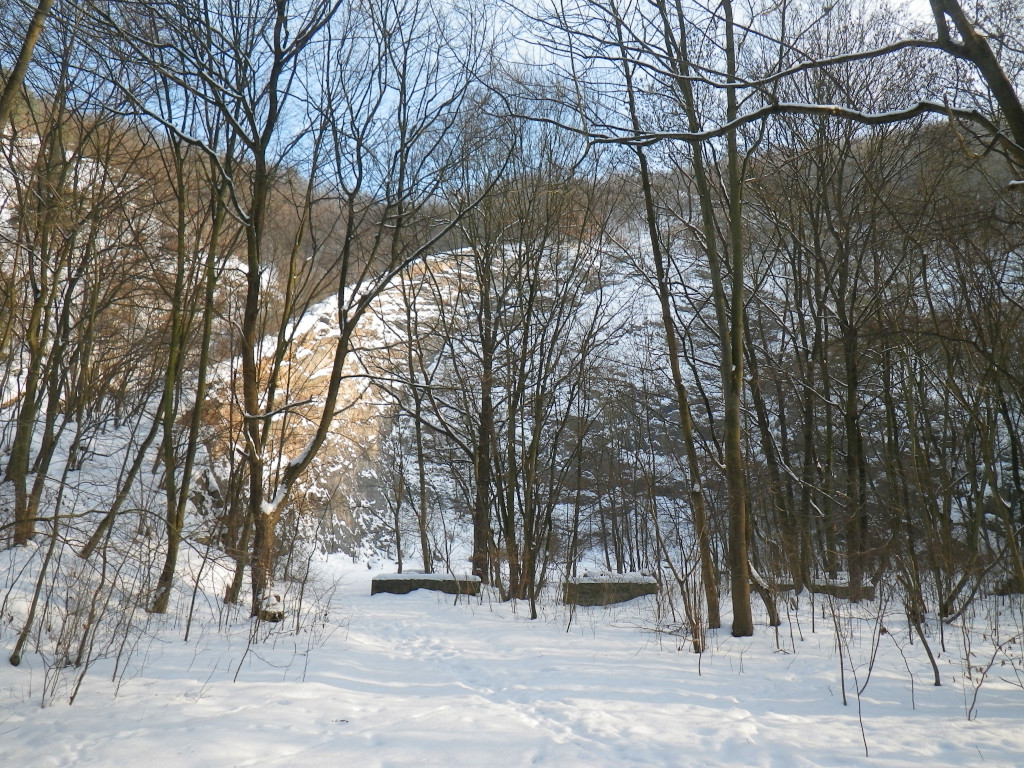 Divadýlko, lom u Kačáku.