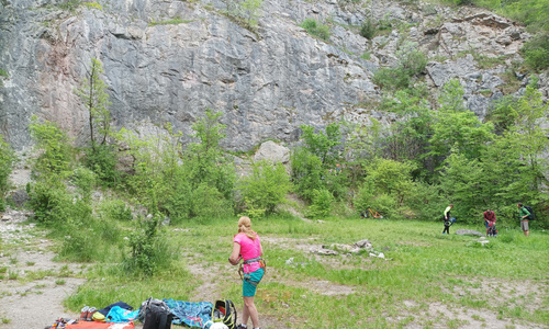 Divadýlko, nová lezecká skála u Kačáku v Srbsku Divadýlko, nová lezecká skála u Kačáku v Srbsku