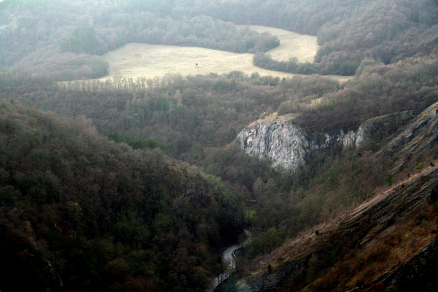 Křížová cesta nad klášterem