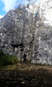 Moravský kras: rozlehlé skály kousek od Brna