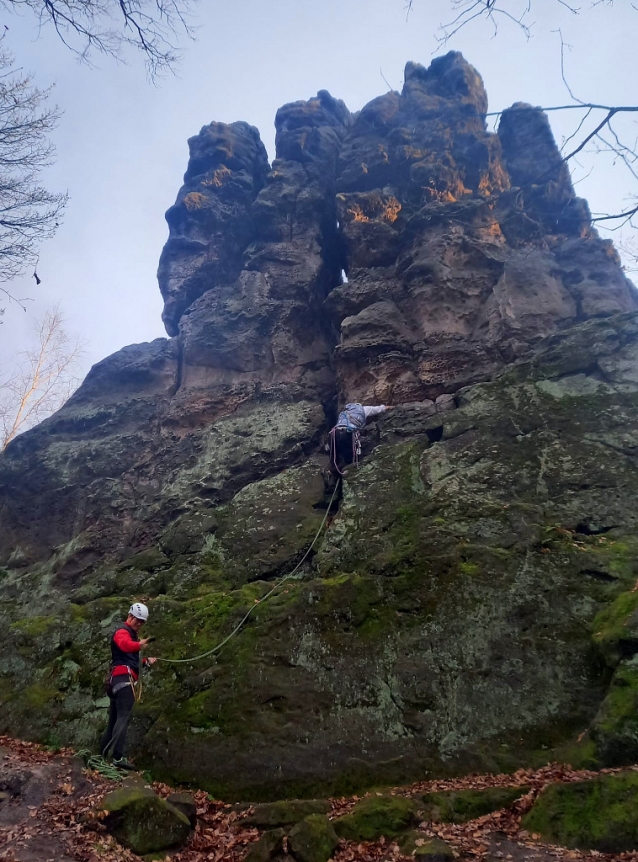 Vajoletky u Křižan: parádní pískovcové lezení