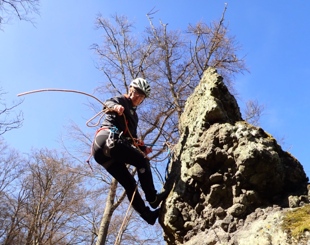 Amtmann neboli Hadovka je osamělý skalní kyj na Dlouhém hřebeni nad Litoměřicemi