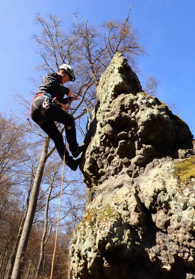 Amtmann neboli Hadovka je osamělý skalní kyj na Dlouhém hřebeni nad Litoměřicemi