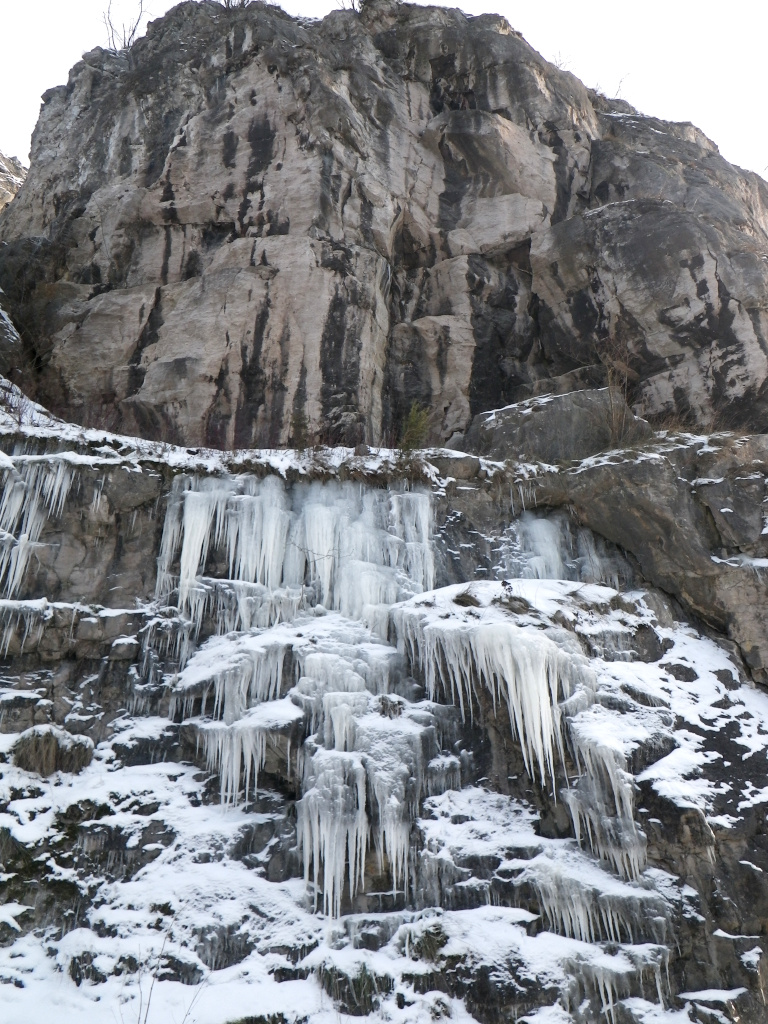 Ledopád v levé části Blážiny stěny.