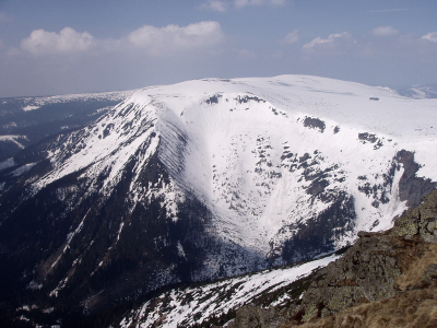 V Obřím dole zahynul skialpinista pod lavinou