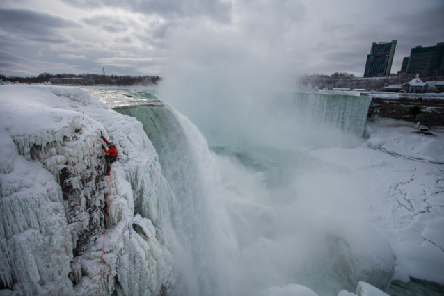 Ledové lezení na Niagarské vodopády