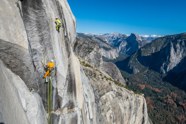 První profesionální fotky a video: Adam Ondra na Dawn Wall