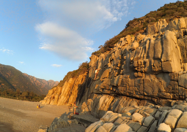 Climbing Porto: rock photo Corsica 