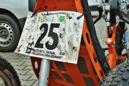 Orientační závod horských kol na handbike