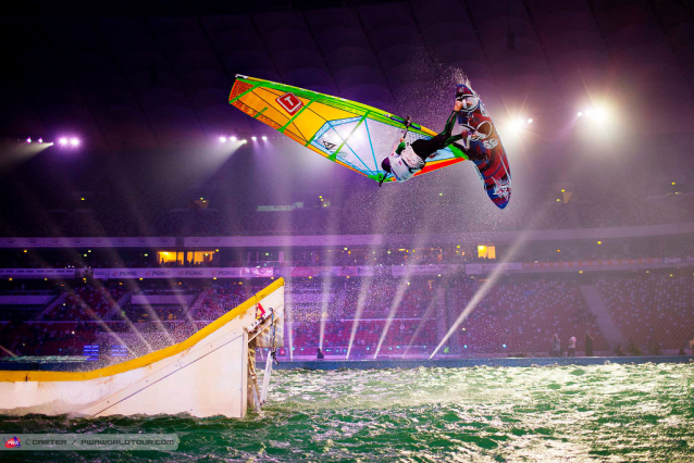 Indoor Windsurfing v polské hale