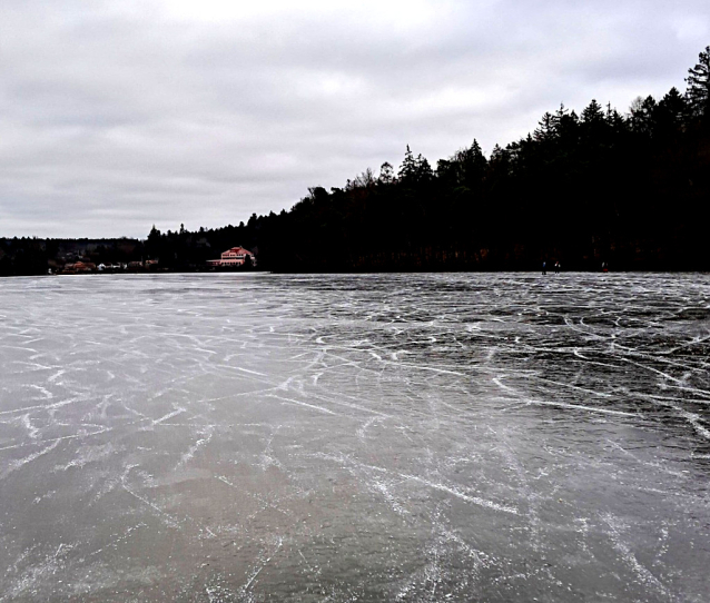 Jevanský a Vyžlovský rybník na bruslích