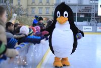 Ostrava!!! bruslí na Benešově náměstí Ostrava!!! bruslí na Benešově náměstí