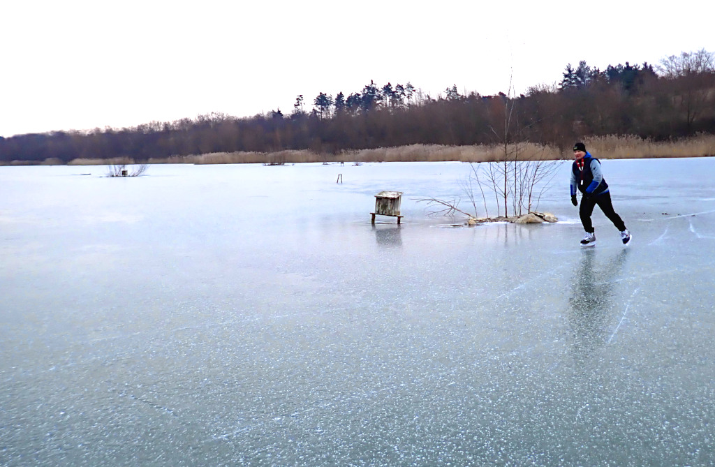 Bruslení na Dobříni mezi kachními domečky.