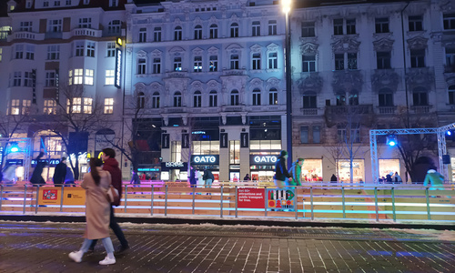 Bruslení na Václavském náměstí Bruslení na Václavském náměstí