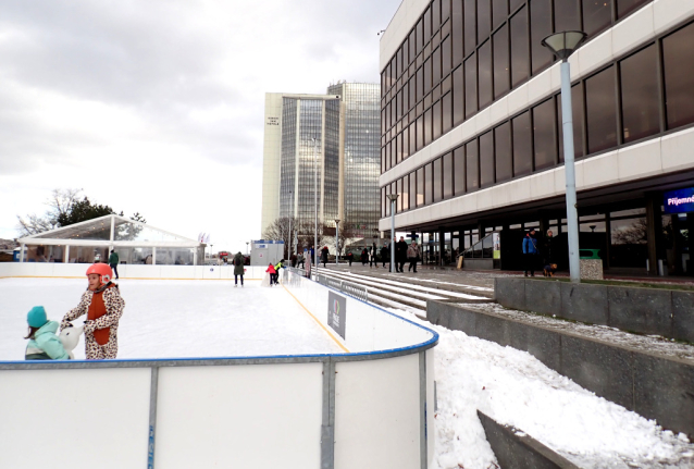 Kluziště Vyšehrad před Kongresovým centrem