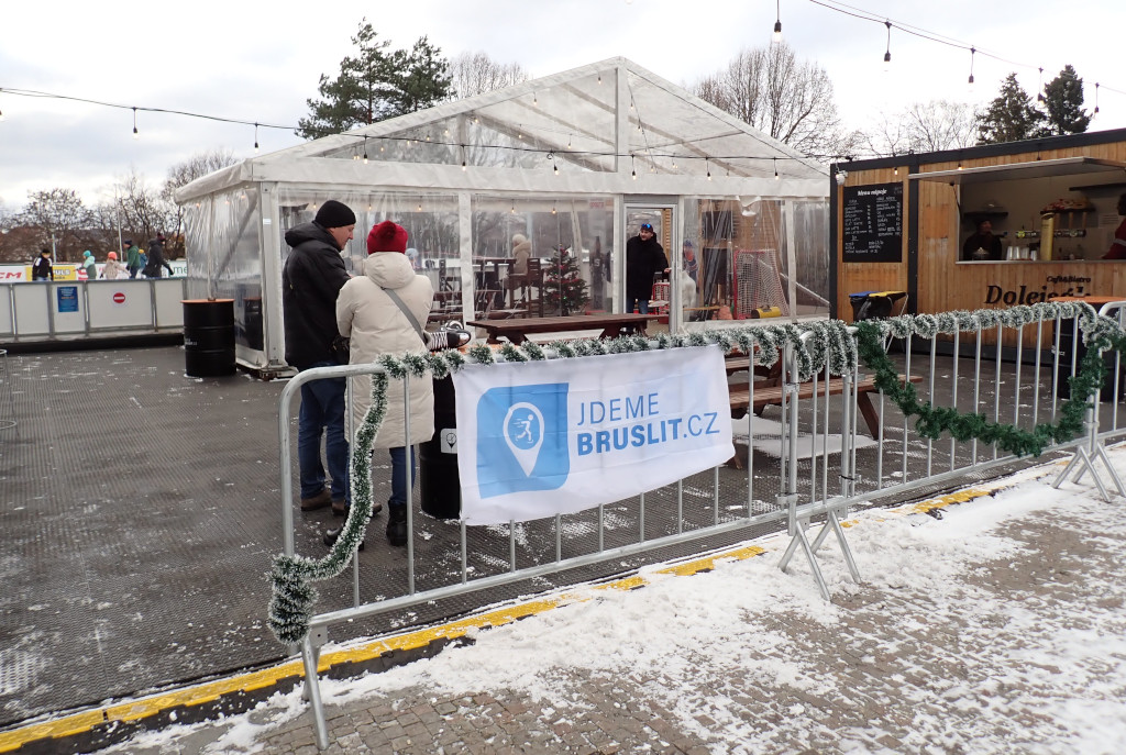 Občerstvení je součástí kluziště Vyšehrad.