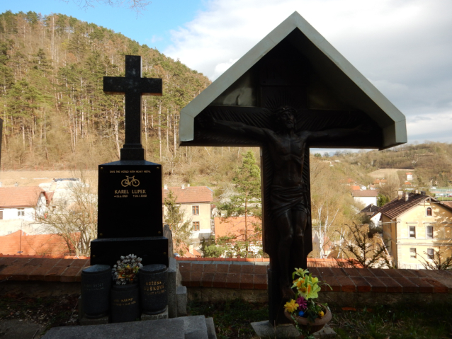 Na Karlštejn od Třebaně